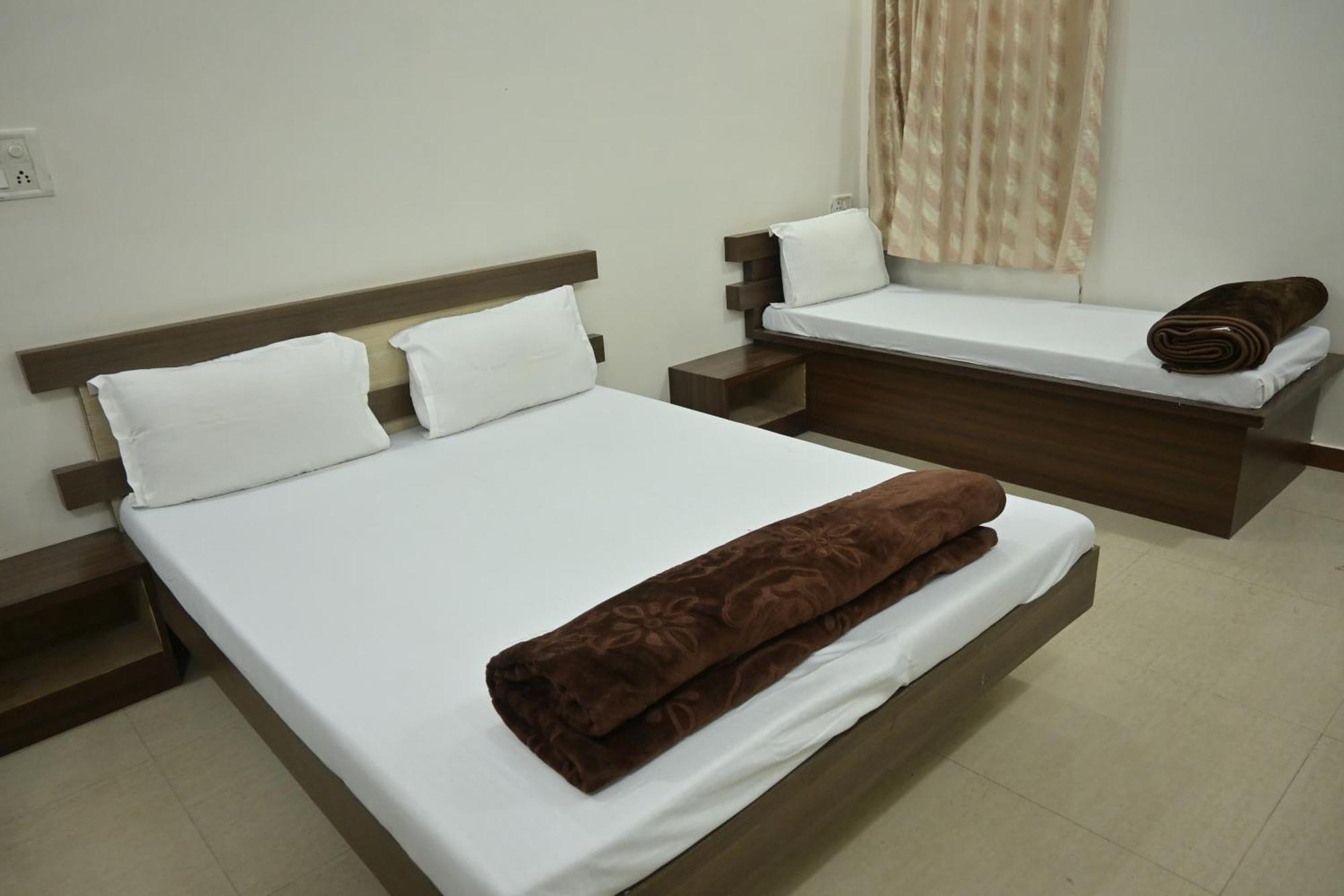 Ambaji Hotel Roshan Palace מראה חיצוני תמונה